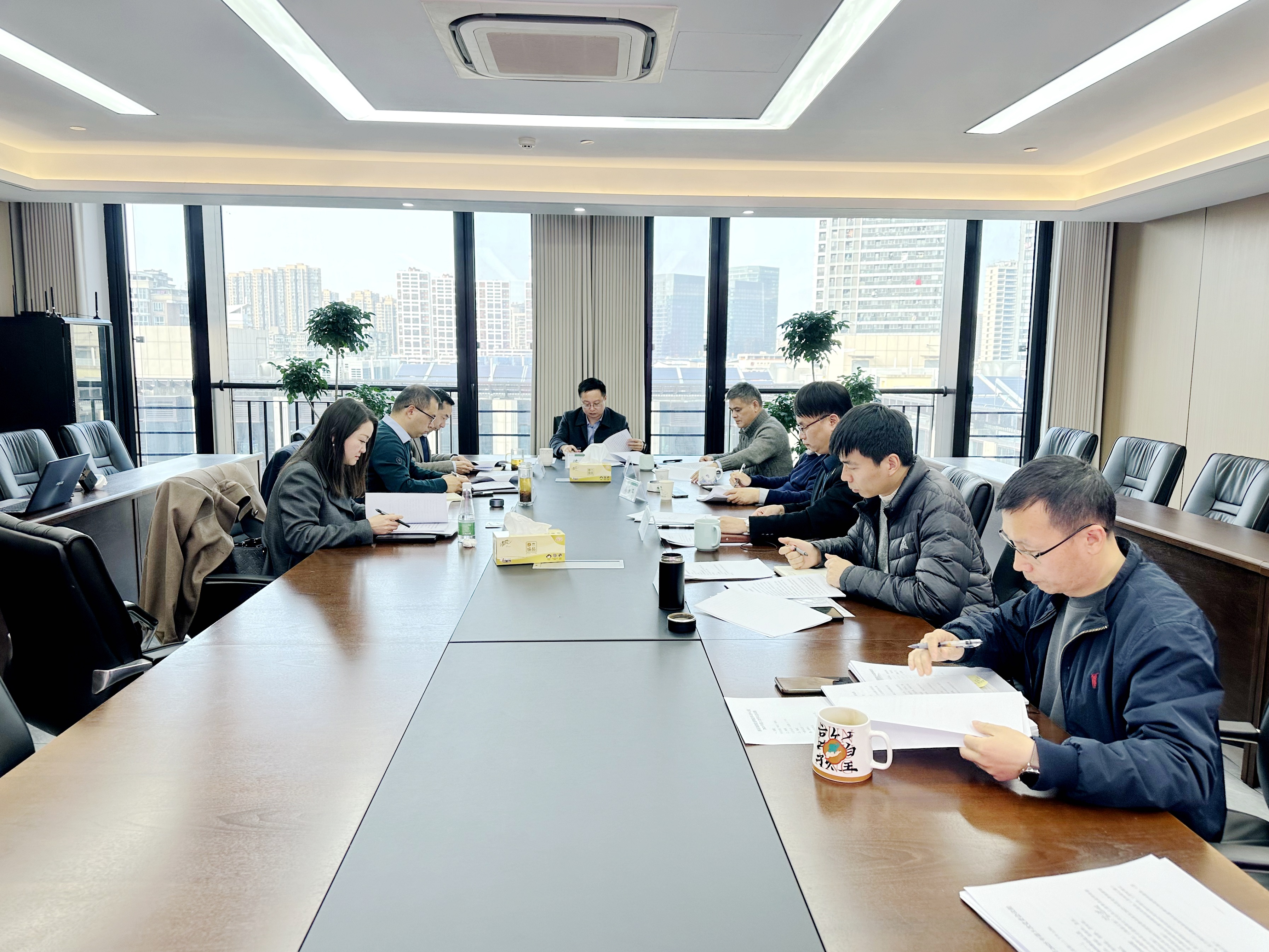 IM体育（中国）国际平台,IM SPORTS党委理论学习中心组专题学习全国“两会”精神